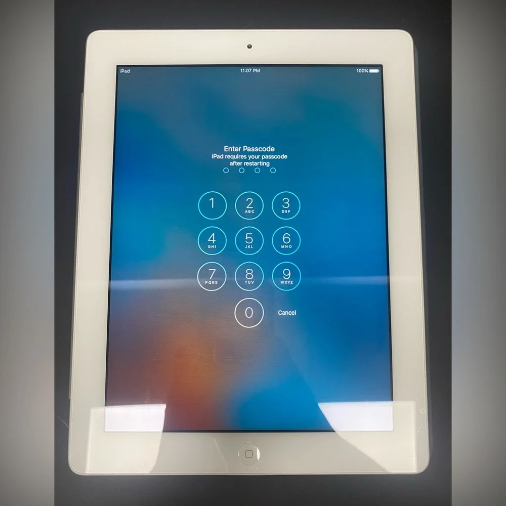 Apple iPad 4 32GB, Wi-Fi + 4G 9.7in (A1460) White Tested Locked